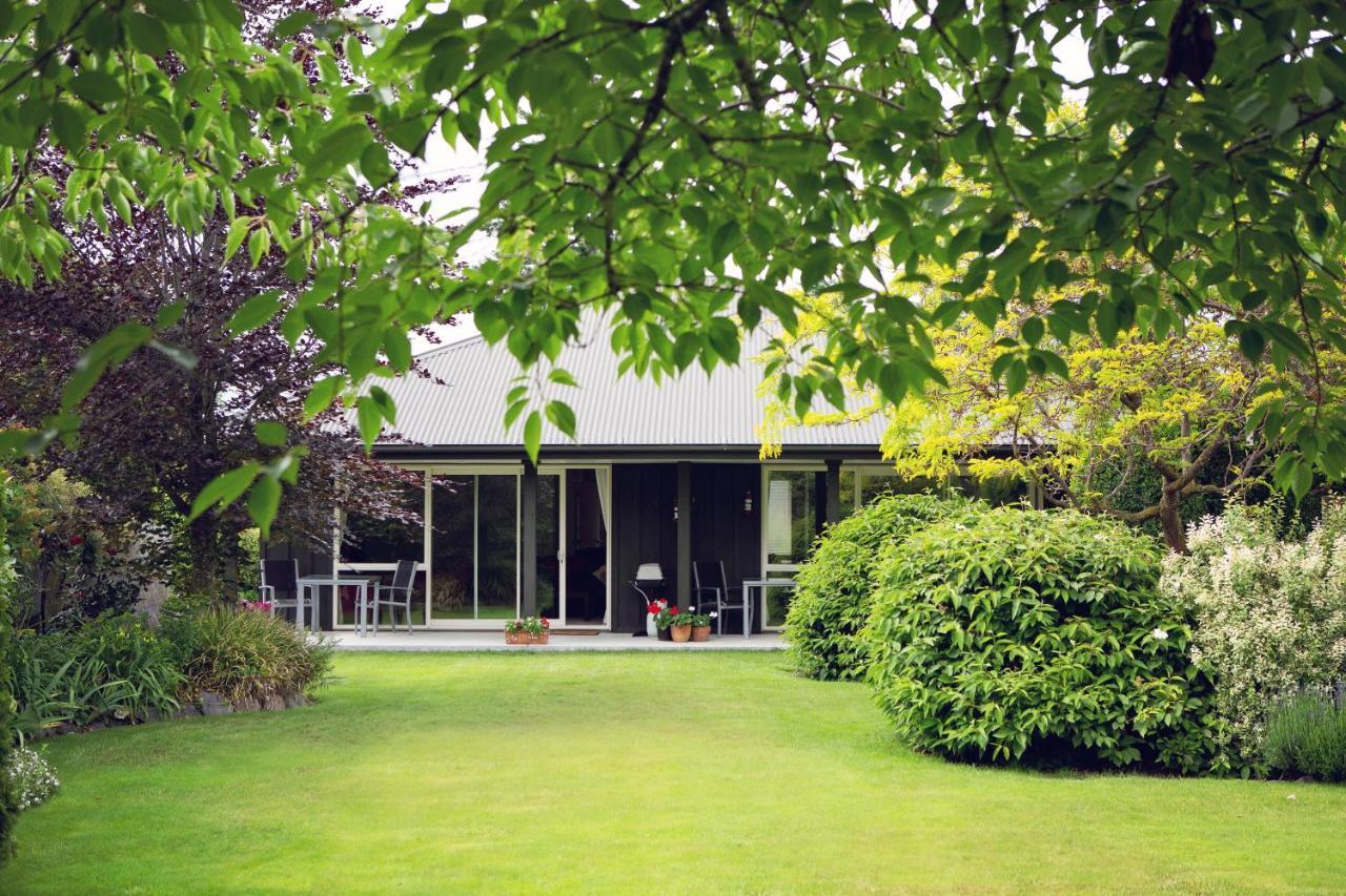 Marchmont Gardens Bed & Breakfast แฮนเมอร์สปริงส์ ภายนอก รูปภาพ