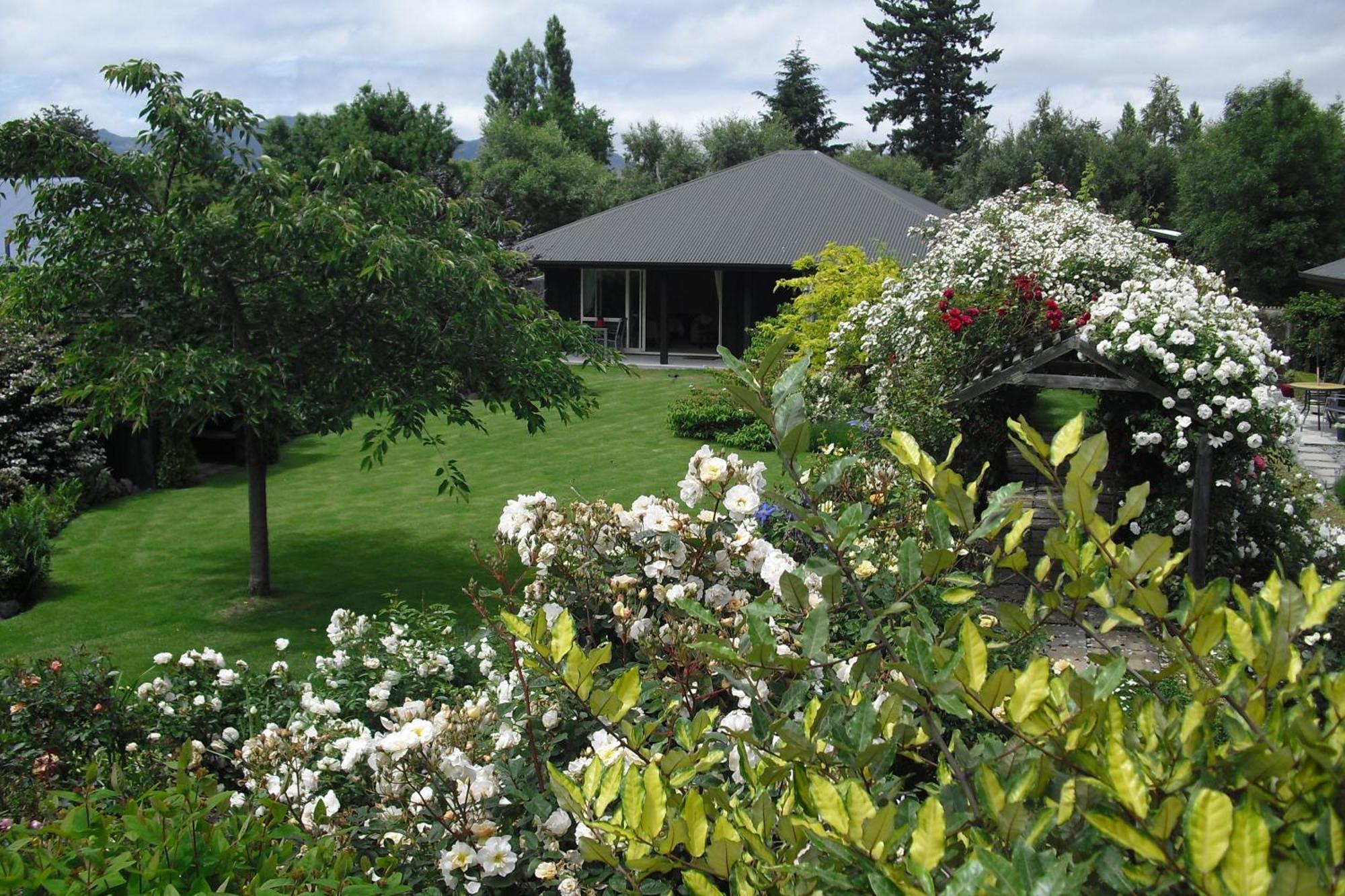 Marchmont Gardens Bed & Breakfast แฮนเมอร์สปริงส์ ภายนอก รูปภาพ