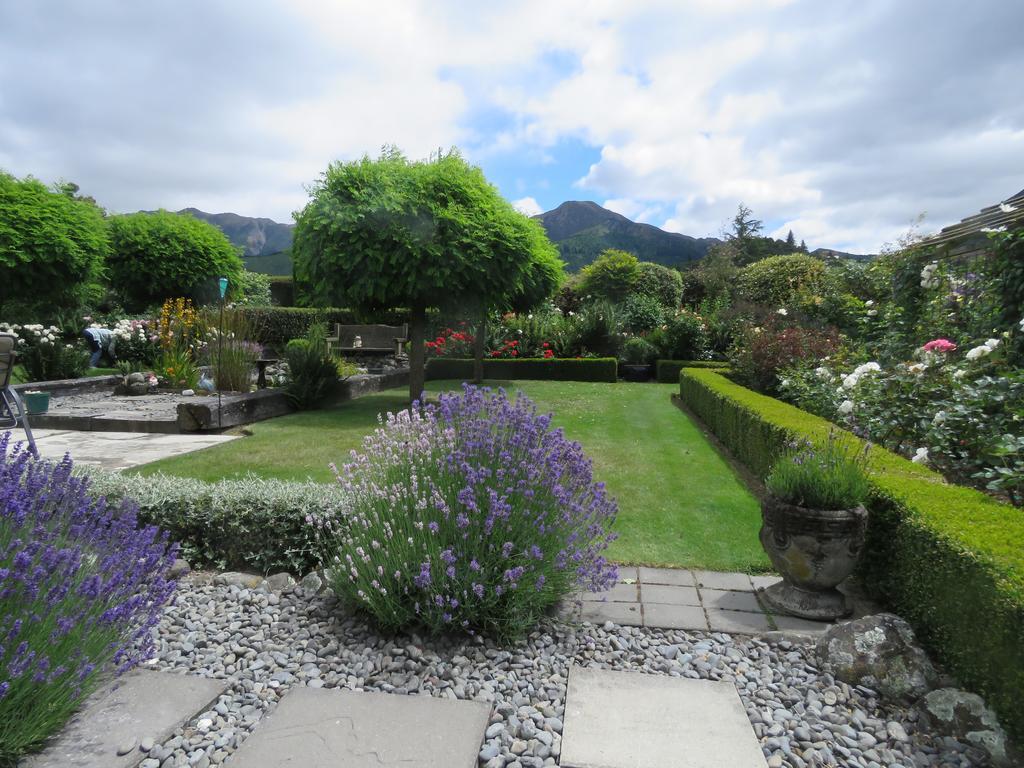 Marchmont Gardens Bed & Breakfast แฮนเมอร์สปริงส์ ภายนอก รูปภาพ