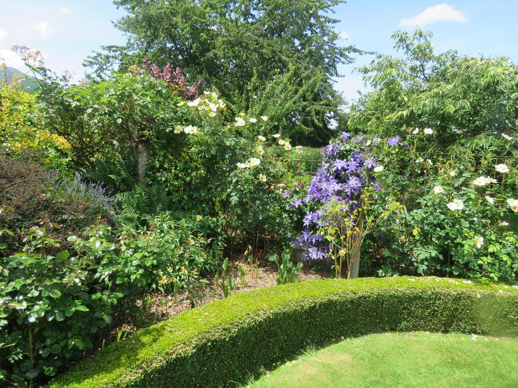 Marchmont Gardens Bed & Breakfast แฮนเมอร์สปริงส์ ภายนอก รูปภาพ