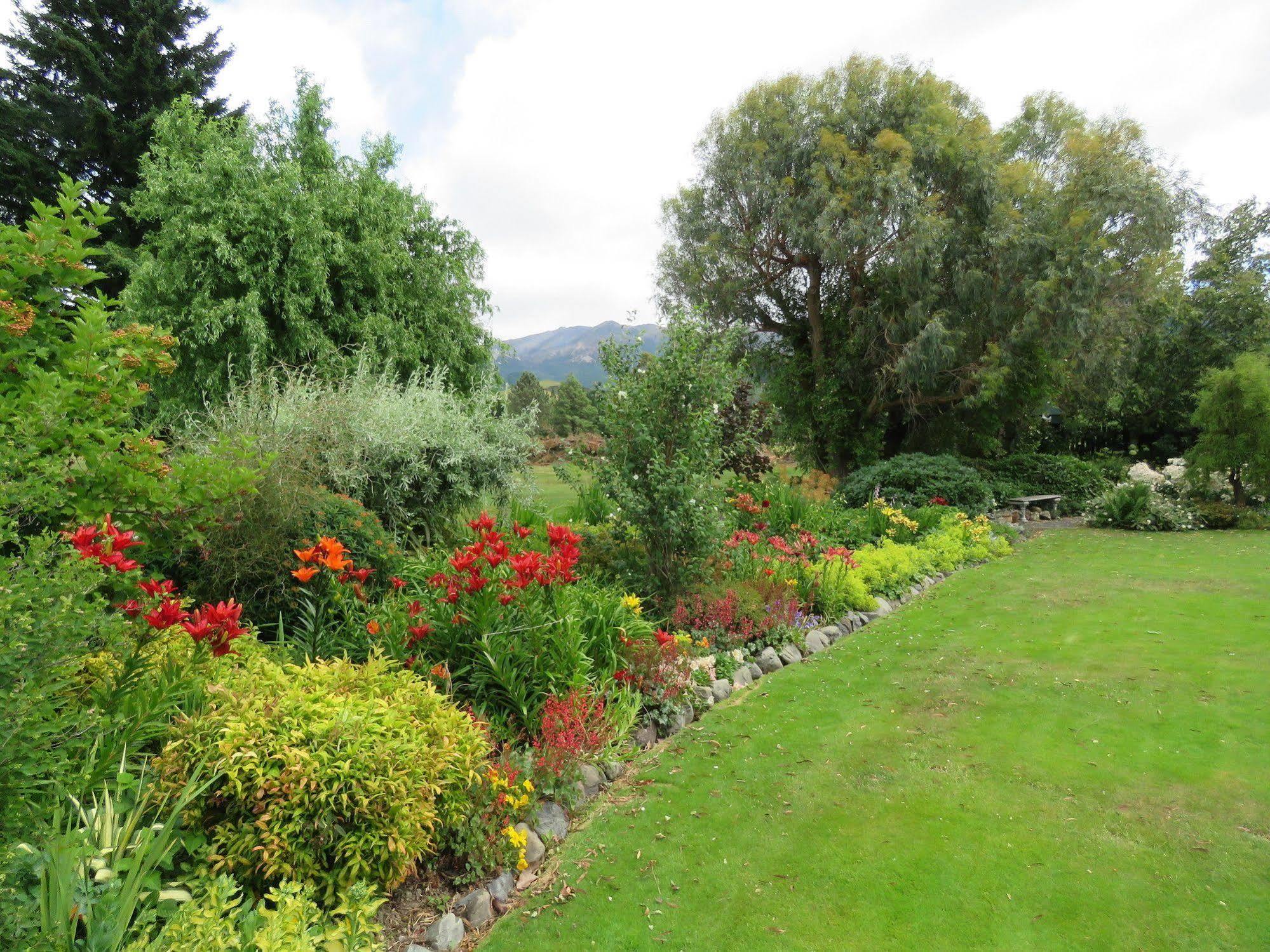 Marchmont Gardens Bed & Breakfast แฮนเมอร์สปริงส์ ภายนอก รูปภาพ