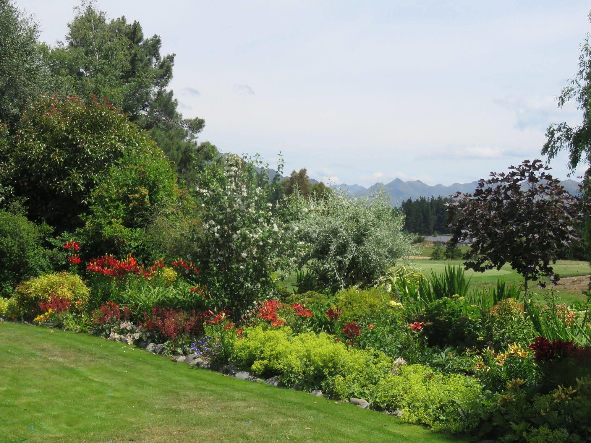 Marchmont Gardens Bed & Breakfast แฮนเมอร์สปริงส์ ภายนอก รูปภาพ